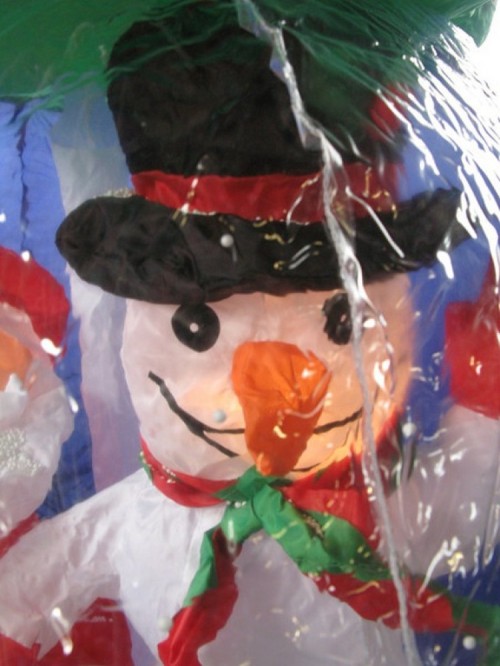 Opblaasfiguur - Kerstboom met bewegende sneeuw (interactief)